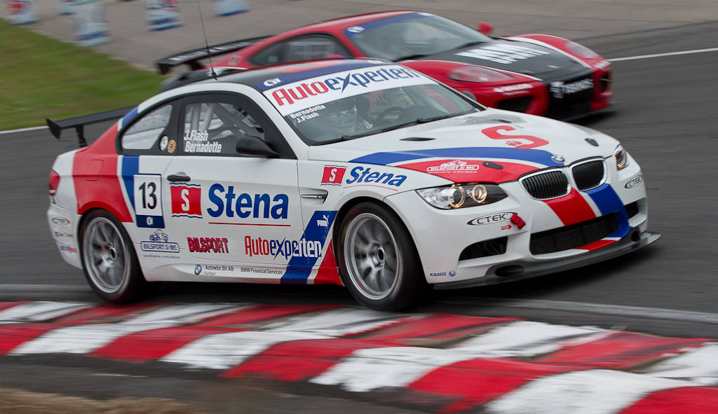 Prins Carl Philip i aktion i 2012 i sin BMW M3 GT4
(Foto: Motorsporten.dk)